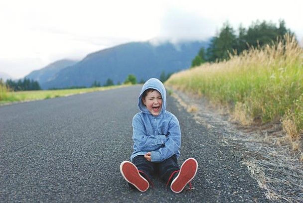 Manage Your Child's Meltdowns Child Sitting On Road Screaming Secure Minds Psychology